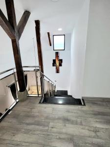 Φωτογραφία από το άλμπουμ του Casuta din drumul muntelui σε Drăguş