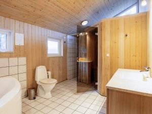 Koupelna v ubytování Modern Spa Retreat Nr Lyngby - By Traum Ferienwohnungen + 14 fotografií