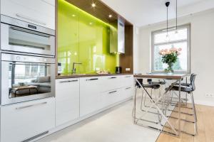 Kuchnia lub aneks kuchenny w obiekcie Elite Apartments Rezydencja Marina