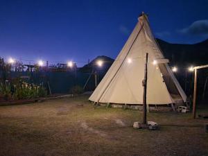 Fotografie z fotogalerie ubytování Tsitsikamma Wolf Sanctuary ECO Cabins & Teepees v destinaci Stormsriviermond