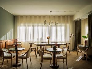 Posezení v ubytování Max Brown Hotel Missori, part of Sircle Collection