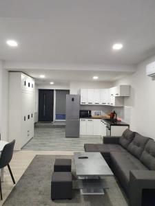 Virtuvė arba virtuvėlė apgyvendinimo įstaigoje Comfort Stay, EV, Parking