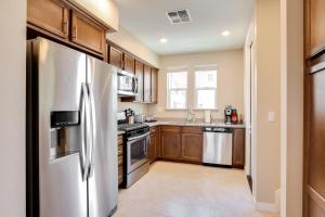 Una cocina o kitchenette en Milpitas 1br w ac nr movies mall dining SFO-1639