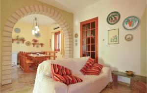 Χώρος καθιστικού στο Gorgeous Home In San Giorgio With Wifi