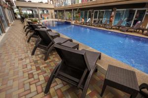 Bazen u ili blizu objekta Beachfront Hotel Tramonto