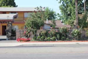 Budova, kde se motel nachází + 4 fotografie