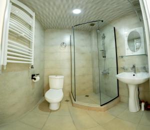 Koupelna v ubytování Gudauri private cottage + 13 fotografií