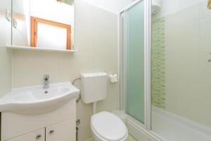 Ένα μπάνιο στο Studio Apartments Stradun