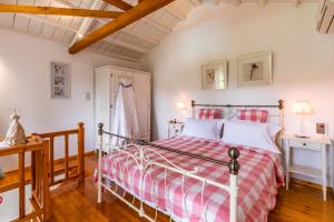 Ένα ή περισσότερα κρεβάτια σε δωμάτιο στο Michael's Country House +44 φωτογραφίες