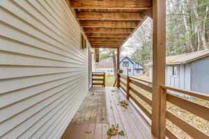 Bilde i galleriet til Spacious Ludlow Hideaway Less Than 1 Mi to Okemo Mountain! i Ludlow