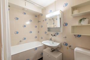 Et badeværelse på Bietschhorn 48 - 4 pers - piscine + 20 billeder