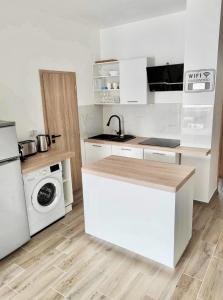 Brand New DobHouse 2BDR 2BTHR 1072 Budapest, Dob utca 46. kép - 2