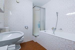 Et badeværelse på Quille du Diable 46 - 4 pers - piscine + 20 billeder