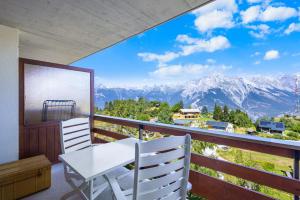 En generel udsigt til bjerge eller udsigt til bjerge taget fra lejligheden