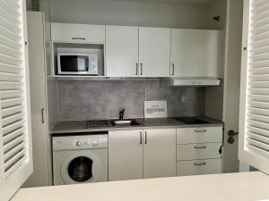 Kuchyňa alebo kuchynka v ubytovaní Apartamentos Turisticos Imar