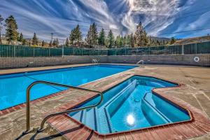 Bazén v ubytování Vista Del Lago nebo v jeho okolí