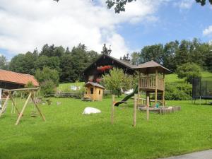 Bio-Familienbauernhof Grubsteighof játszósarka
