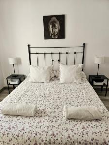 Кровать или кровати в номере Apartamentos La Mar