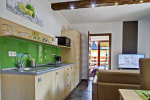Kuchyňa alebo kuchynka v ubytovaní Dolina Resort Zakopane