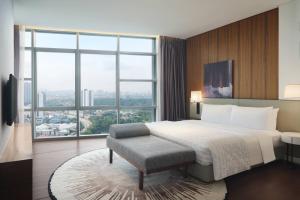TV a/nebo společenská místnost v ubytování Le Meridien Petaling Jaya