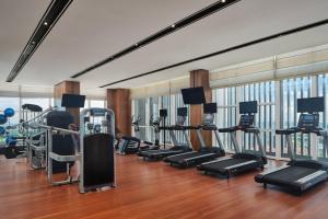 Fitness centrum a/nebo fitness zařízení v ubytování Le Meridien Petaling Jaya
