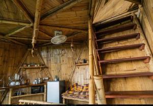 Η κουζίνα ή μικρή κουζίνα στο Leela Garden resort BambooLove +40 φωτογραφίες