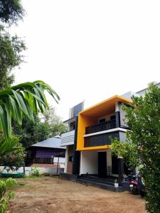 an image of a building at Olive Homestay 1bhk Diamond Ernakulam in Alwaye