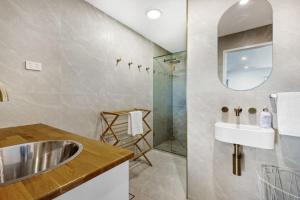 Bagno di The Breezy Maple - Hinterland and range views in Mapleton