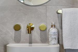 Bagno di The Breezy Maple - Hinterland and range views in Mapleton