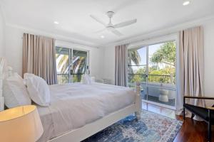 Letto o letti in una camera di The Breezy Maple - Hinterland and range views in Mapleton