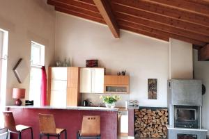 Kuchyň nebo kuchyňský kout v ubytování Loft Eifel Idylle