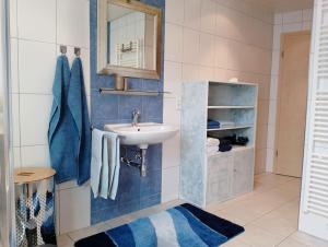 Koupelna v ubytování Loft Eifel Idylle + 34 fotografií