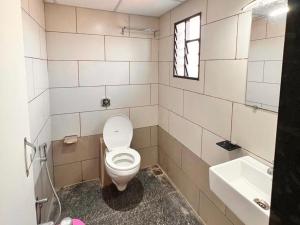 Gallery image of New Mangalore Inn in Mangalore +11 photos