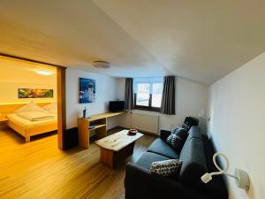 Posezení v ubytování Hotel Garni Enzian