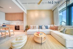 Posezení v ubytování Beach Vista 1 Emaar Beachfront - Mint Stay