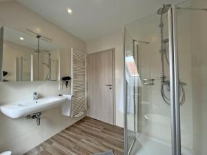 Ένα μπάνιο στο Ferienwohnung Hafenblick - Wunderbare Erholung am Hafen +34 φωτογραφίες