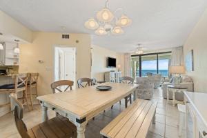 Μια τηλεόραση ή/και κέντρο ψυχαγωγίας στο Pelican Pointe 202