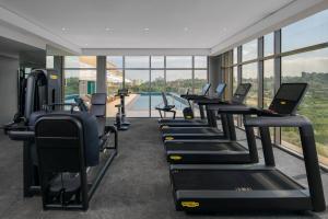 The fitness centre and/or fitness facilities at Four Points by Sheraton Kampala