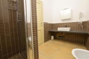Bilik mandi di Luisa Apartment +11 gambar