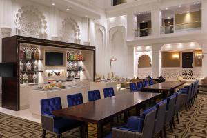 Restaurace v ubytování Sheraton Grand Pune Bund Garden Hotel