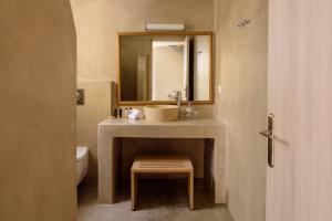 Koupelna v ubytování Aliter Suites