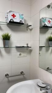 Koupelna v ubytování Ubena Apartamento con piscina Playa 3 km VUT-4606-AS