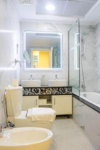 Fotografie z fotogalerie ubytování Elegant Apartment with Burj Khalifa View, Downtown v Dubaji