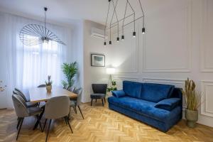 Luxurious Central 4BEDRM 3BATHRM Residence w/ Balcony 1072 Budapest, 5 Nagy Diófa utca kép - 2