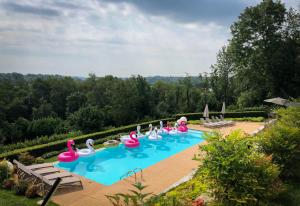 Bazén v ubytování Casale Raffaello B&B Como nebo v jeho okolí