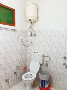 Phòng tắm tại ROOP MOUNTAIN HOMESTAY