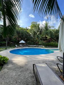 Bazén v ubytování Hidden Paradise Tennis and Pickleball Getaway nebo v jeho okolí