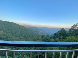 Фотография из галереи The Walnut Homestay I Kasauli I Perfect Stay в городе Касаули