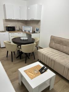 Kuchyň nebo kuchyňský kout v ubytování Apartmani Povlen 52