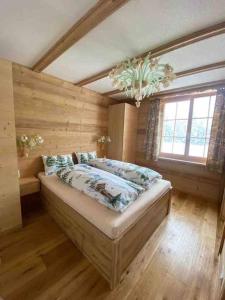 Afbeelding uit fotogalerij van Chalet Riedhuus in Selfranga